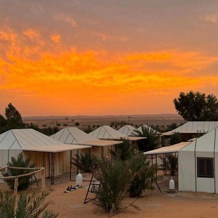 Sahara Traveling Camp Hotel เมอร์ซูกา ภายนอก รูปภาพ