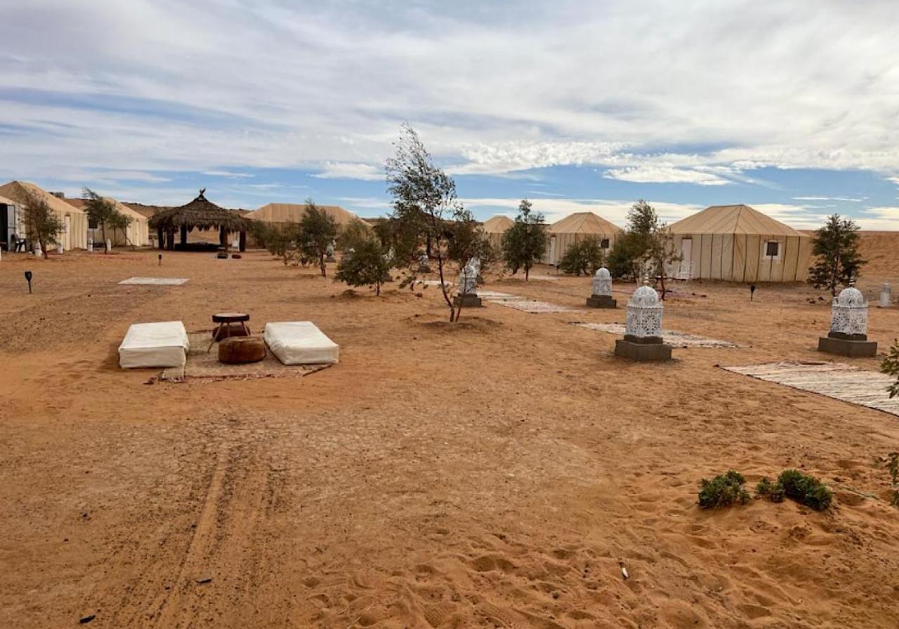 Sahara Traveling Camp Hotel เมอร์ซูกา ภายนอก รูปภาพ