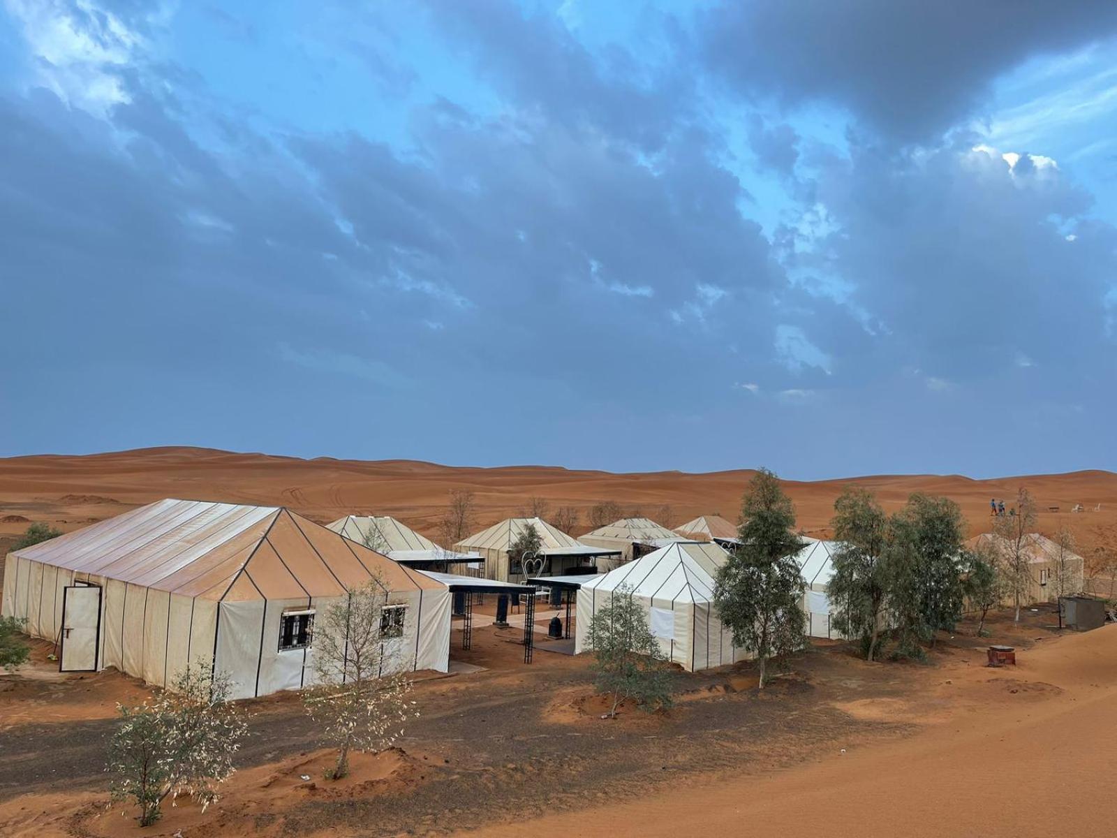 Sahara Traveling Camp Hotel เมอร์ซูกา ภายนอก รูปภาพ