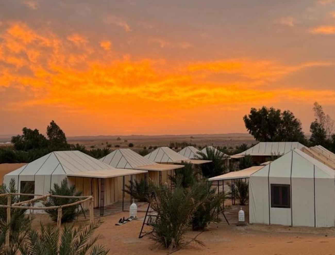 Sahara Traveling Camp Hotel เมอร์ซูกา ภายนอก รูปภาพ